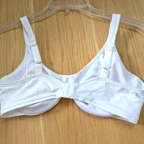 Bali (36D) Classic White Underwire Bra - Picture 6 of 9